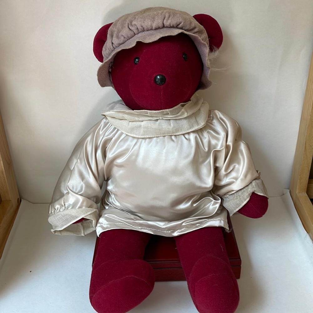 Vintage North American bear co. WILLIAM Shakesbear plush collectible